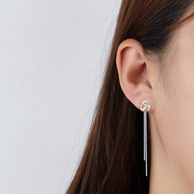 Small and simple four-leaf clover flower earrings tassel earrings female long earrings a pair of earrings